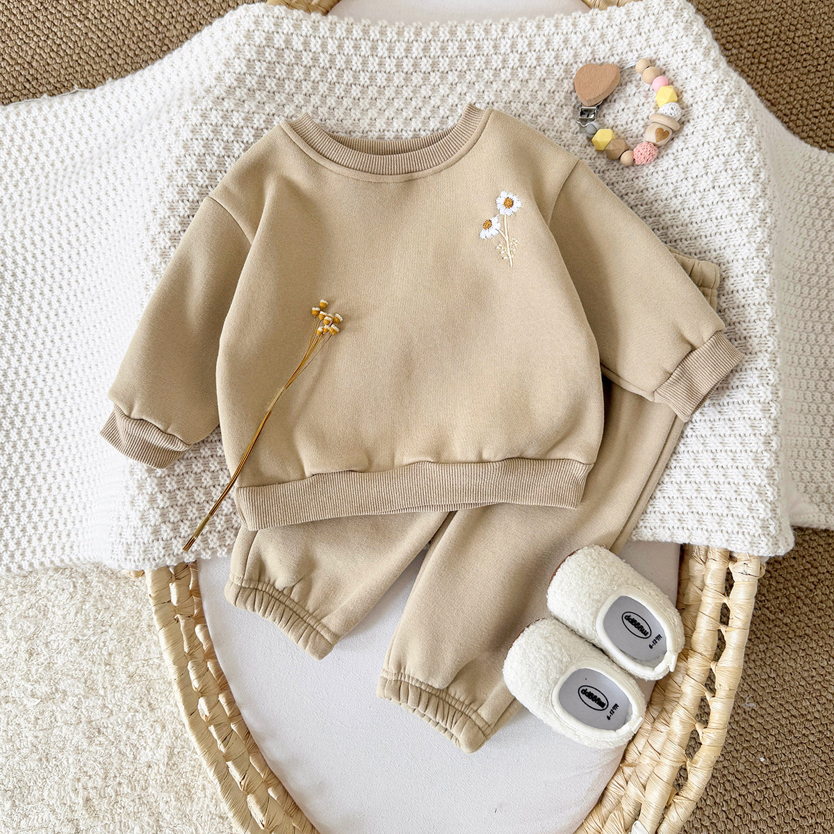 Neutral Baby Flower Pattern Embroidery Sports Set Winter 1-4 Years Old