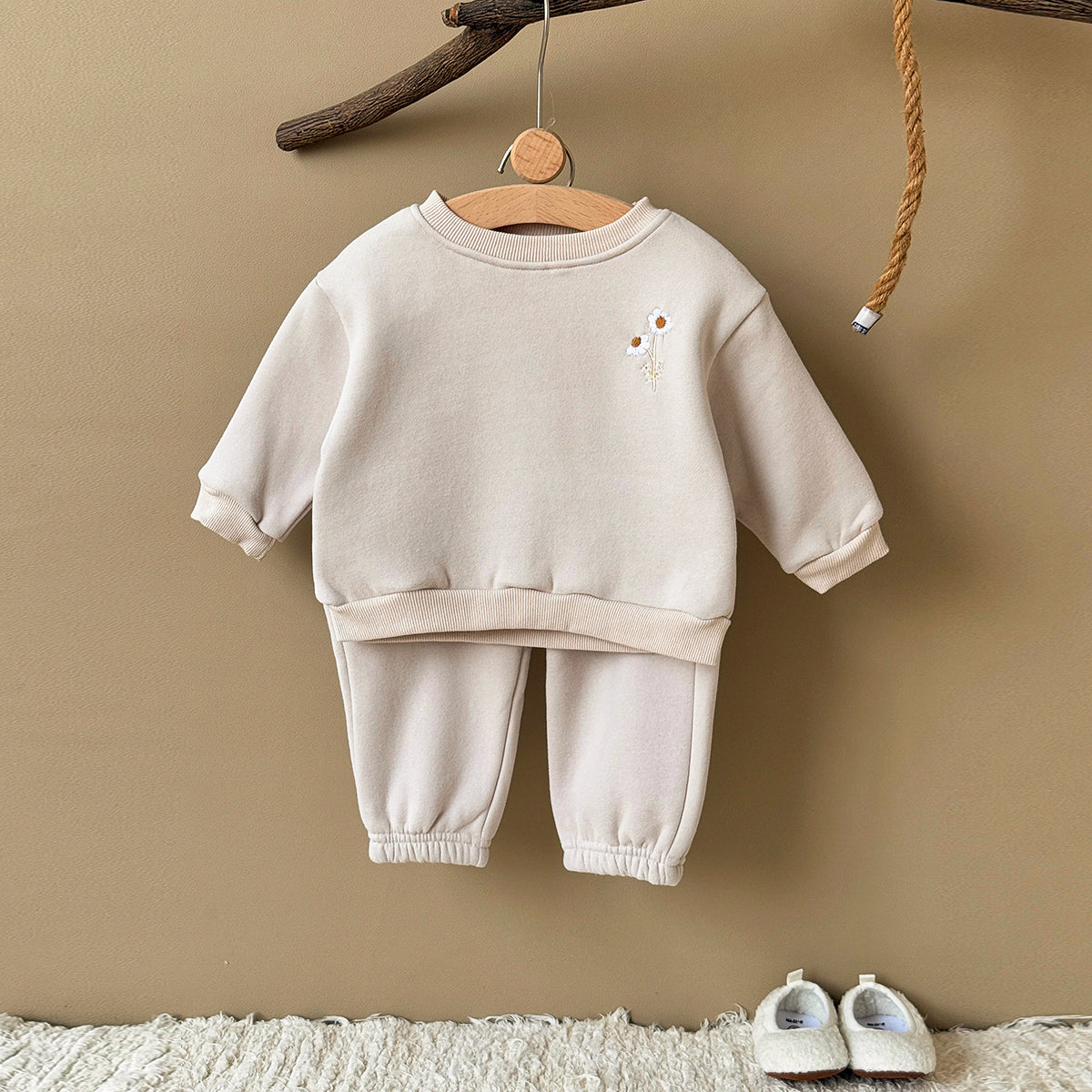 Neutral Baby Flower Pattern Embroidery Sports Set Winter 1-4 Years Old