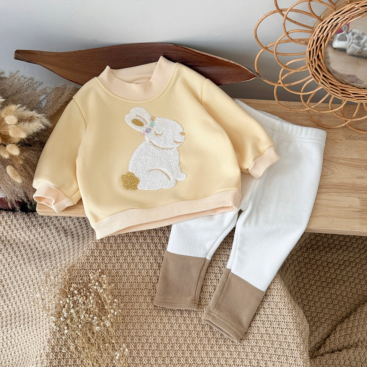 Yellow embroidered rabbit long-sleeved plush set (0-3 years)