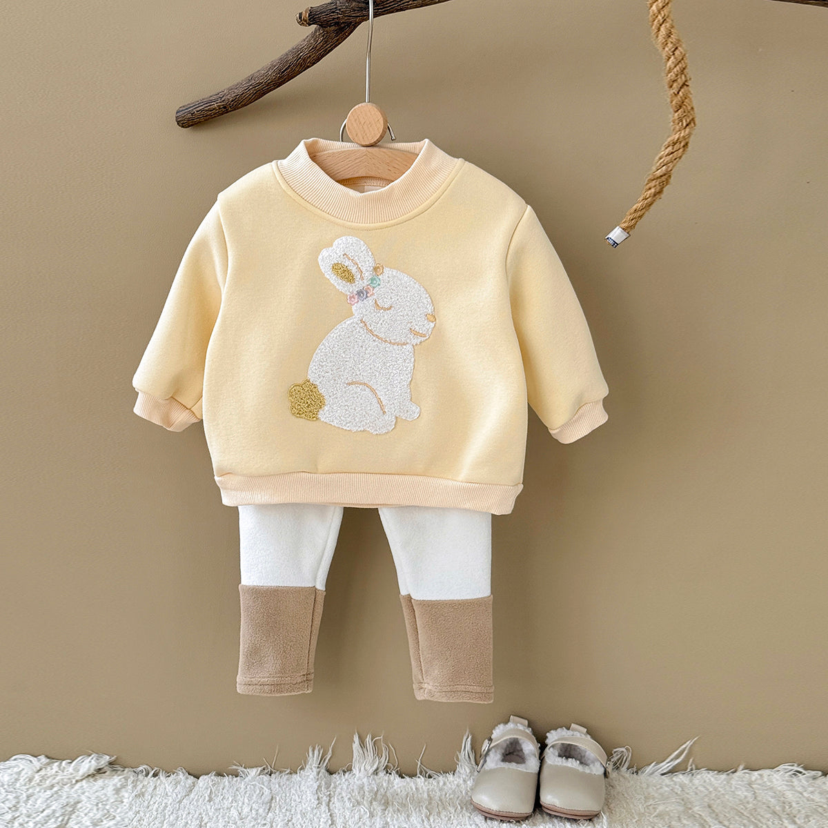 Yellow embroidered rabbit long-sleeved plush set (0-3 years)