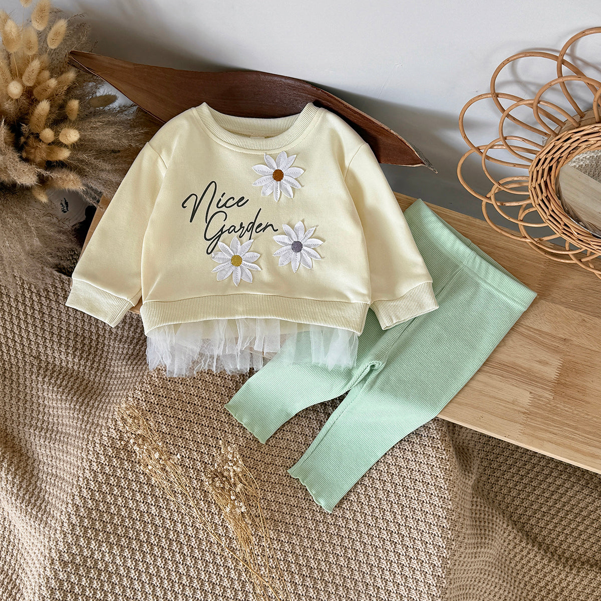 Baby yellow flower patch long sleeve pants set