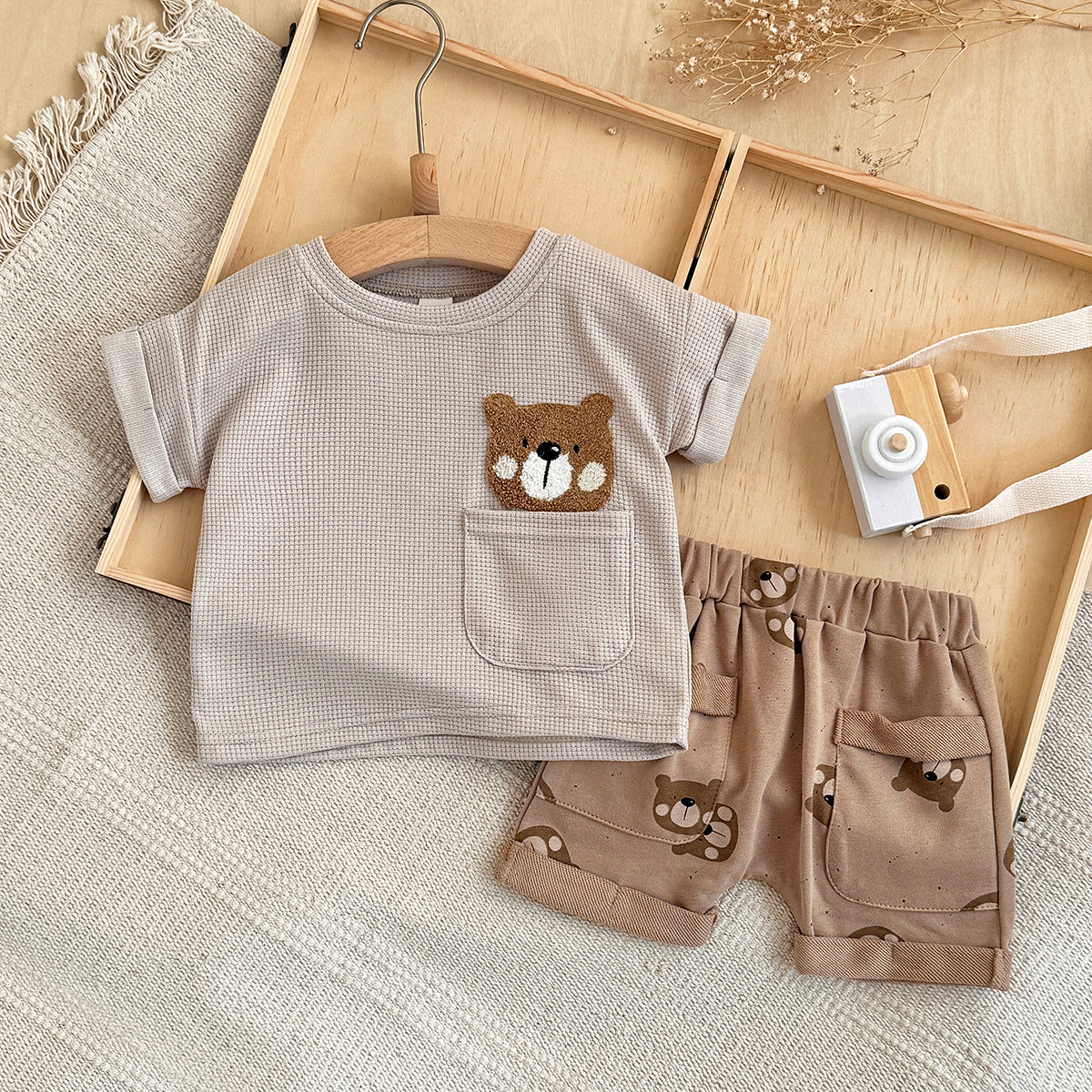 Waffle Knit Bear Print Baby Shorts Outfit