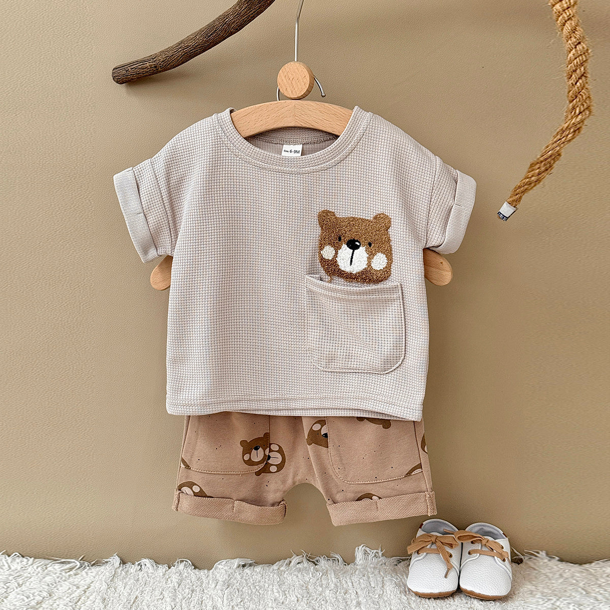 Waffle Knit Bear Print Baby Shorts Outfit
