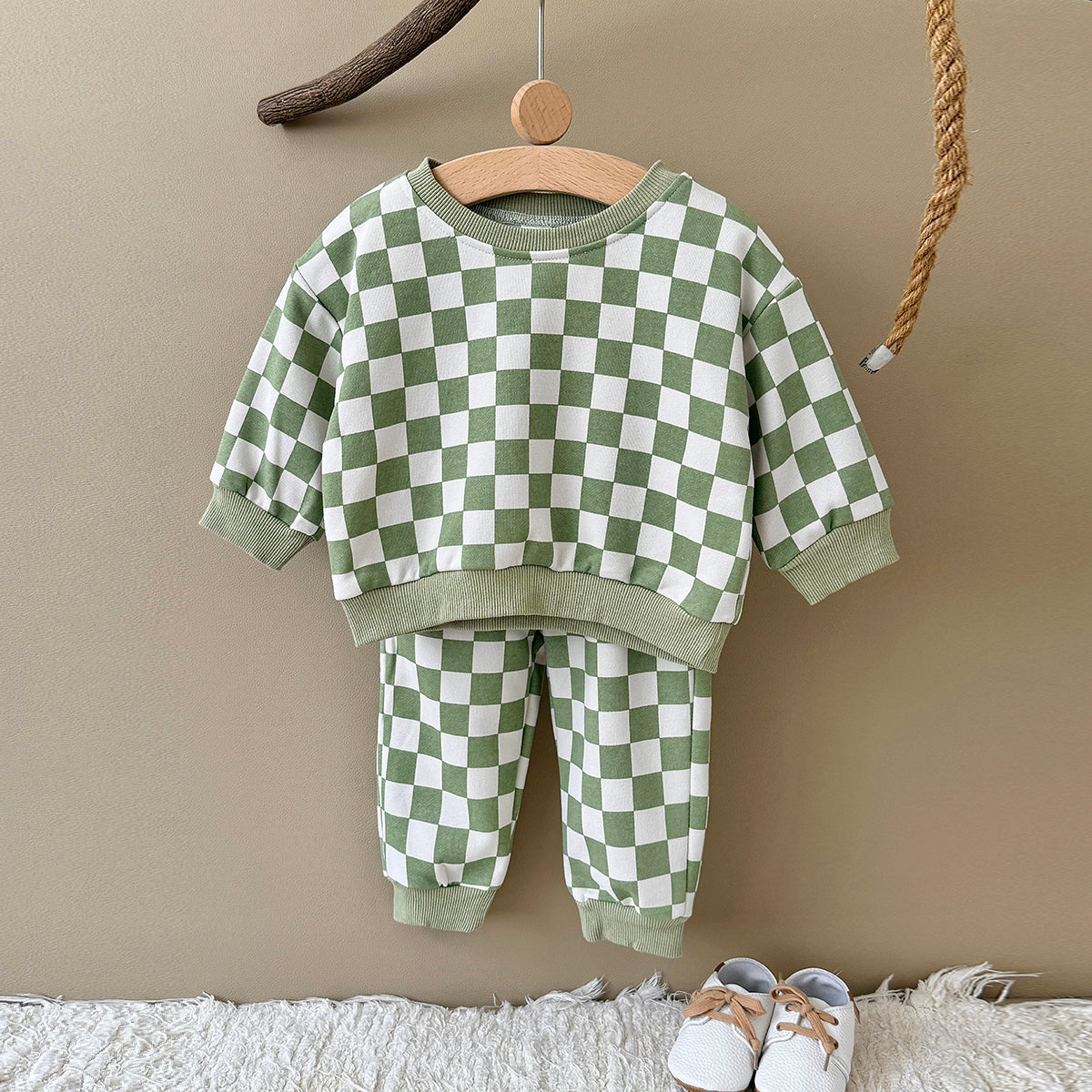 Toddler Checkerboard Print Sweatshirt & Pants 2 Piece Set