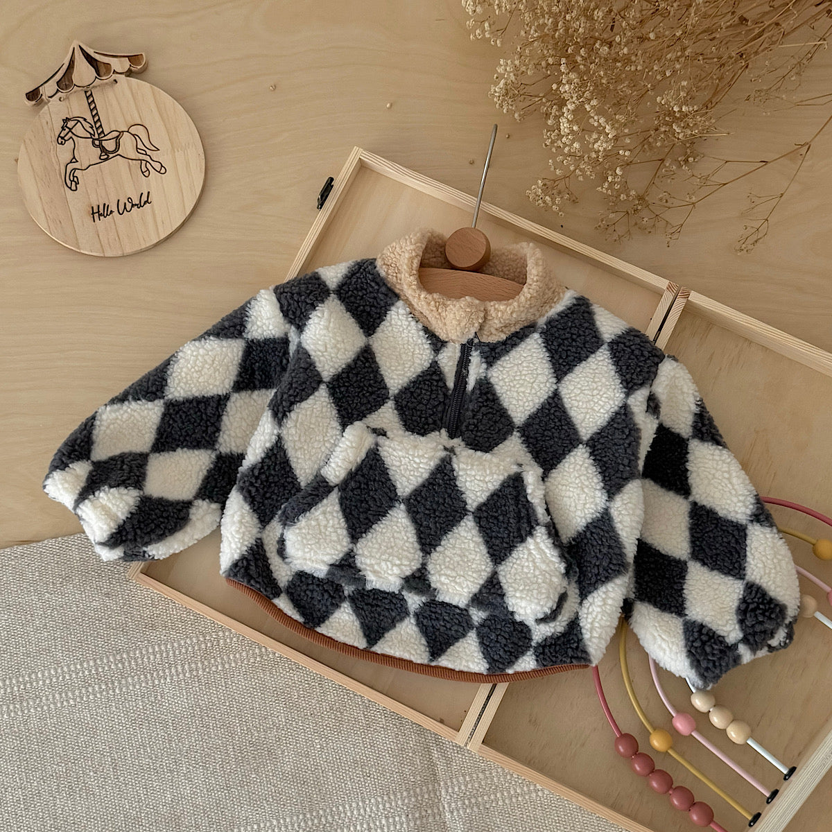 Small Diamond Pattern Fleece Top for Autumn Winter