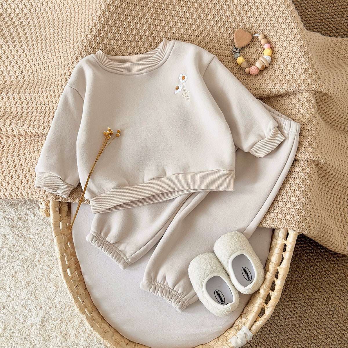 Neutral Baby Flower Pattern Embroidery Sports Set Winter 1-4 Years Old